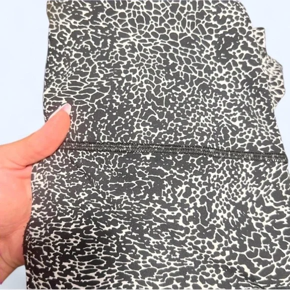 Lululemon Wunder Under Leggings - Picture 4 of 5